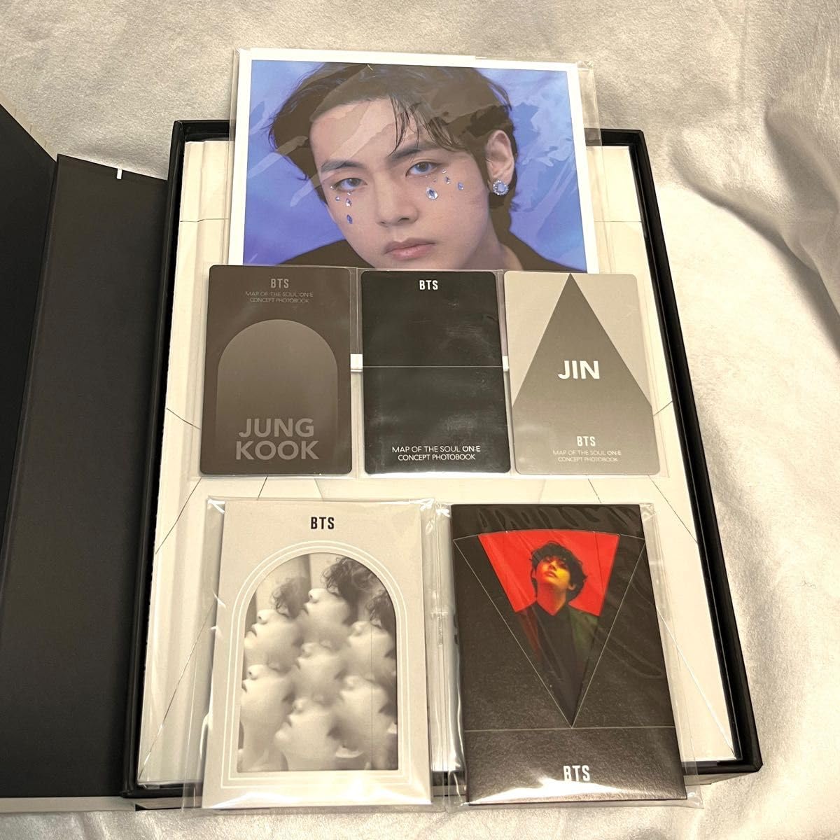 Amazon.co.jp: BTS 写真集 MAP OF THE SOUL ON E CONCEPT PHOTOBOOK